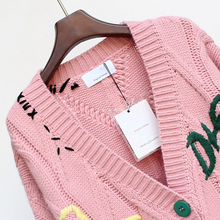 Laden Sie das Bild in den Galerie-Viewer, Modische lockere Winterstrickjacke mit Stickerei