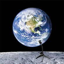 Laden Sie das Bild in den Galerie-Viewer, Kreative USB Projektionslampe für Planeten