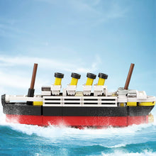 Laden Sie das Bild in den Galerie-Viewer, Mini Titanic-Kreuzfahrtschiffmodell