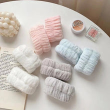 Laden Sie das Bild in den Galerie-Viewer, Saugfähiges Scrunchie fürs Handgelenk