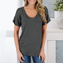 Laden Sie das Bild in den Galerie-Viewer, Einfarbiges T-Shirt mit V-Ausschnitt und Tasche