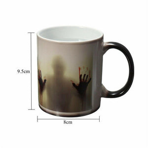 Schreckliche Hitzereaktion im Becher