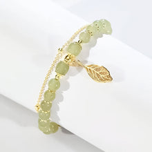 Laden Sie das Bild in den Galerie-Viewer, Armband aus Hetian-Jade mit Blatt