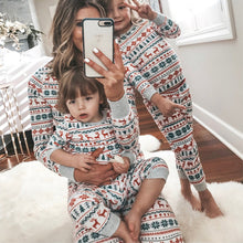 Laden Sie das Bild in den Galerie-Viewer, Weihnachten Familien Pyjama Set