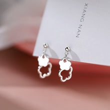 Laden Sie das Bild in den Galerie-Viewer, Zarte Und Elegante Blumenohrringe