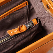 Laden Sie das Bild in den Galerie-Viewer, Vintage handgemachte Ledertasche