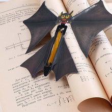Laden Sie das Bild in den Galerie-Viewer, Lustige Streiche fliegende Fledermaus