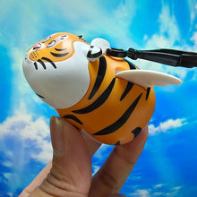 Laden Sie das Bild in den Galerie-Viewer, Spielzeug aus fliegenden Seilen