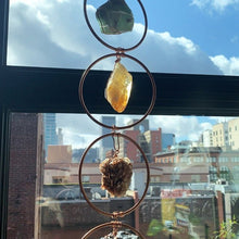 Laden Sie das Bild in den Galerie-Viewer, Primal Crystal 7 Chakra Edelstein Wanddekoration