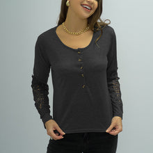Laden Sie das Bild in den Galerie-Viewer, Einfarbiges Langarm-T-Shirt aus Spitze