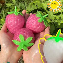 Laden Sie das Bild in den Galerie-Viewer, Erdbeer-Kneifspielzeug