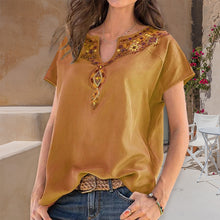 Laden Sie das Bild in den Galerie-Viewer, Lockeres T-Shirt im Ethno-Stil mit V-Ausschnitt