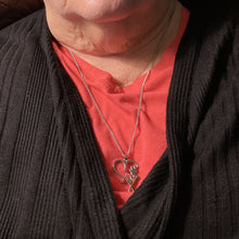 Laden Sie das Bild in den Galerie-Viewer, Glaube Herz Halskette