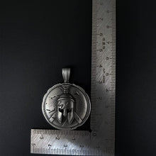 Laden Sie das Bild in den Galerie-Viewer, Spartanische Helmhalskette