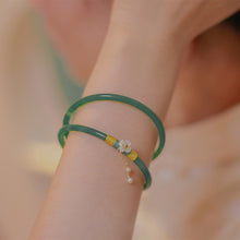 Laden Sie das Bild in den Galerie-Viewer, Zartes Minimalistisches Jade-Armband
