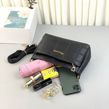 Laden Sie das Bild in den Galerie-Viewer, Modische Anti-Diebstahl-Kuriertasche mit großem Fassungsvermögen