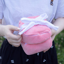 Laden Sie das Bild in den Galerie-Viewer, Plüsch-Ringbox-Überraschung