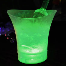 Laden Sie das Bild in den Galerie-Viewer, LED beleuchteter Eiskübel aus Kunststoff