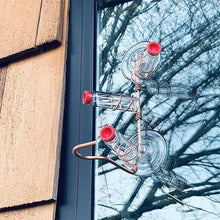 Laden Sie das Bild in den Galerie-Viewer, Kolibri-Feeder