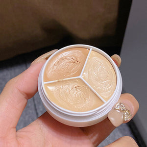 3-in-1-Palette für Konturen und Leuchtkorrekturen