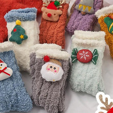Laden Sie das Bild in den Galerie-Viewer, Flauschige Weihnachtssocken
