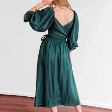 Laden Sie das Bild in den Galerie-Viewer, Gerüschtes Ballonärmelkleid