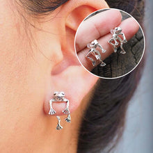 Laden Sie das Bild in den Galerie-Viewer, Insteressante Frosch Ohrringe