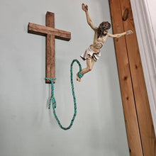 Laden Sie das Bild in den Galerie-Viewer, Fliegendes Jesus-Ornament