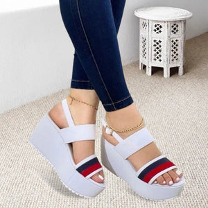 Lässige Damensandalen mit dicker Sohle