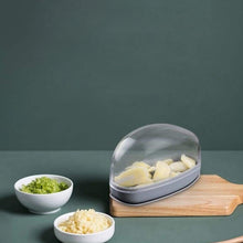 Laden Sie das Bild in den Galerie-Viewer, Handgepresster Knoblauchschneider