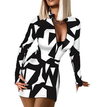 Laden Sie das Bild in den Galerie-Viewer, Rock mit V-Ausschnitt und Digitaldruck