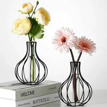Laden Sie das Bild in den Galerie-Viewer, Moderne Minimalistische Durchbrochene Dekorative Vase