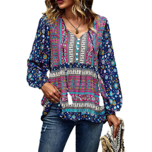 Laden Sie das Bild in den Galerie-Viewer, Böhmisches Ferien-T-Shirt