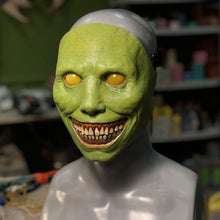 Laden Sie das Bild in den Galerie-Viewer, Gruselige Halloween Maske - Lächelnder Dämon