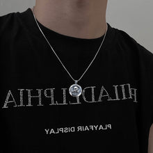 Laden Sie das Bild in den Galerie-Viewer, Halskette mit Schädel-Anhänger