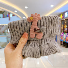 Laden Sie das Bild in den Galerie-Viewer, Warmer Strickschal für Kinder