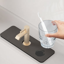 Laden Sie das Bild in den Galerie-Viewer, Absorbierende Matte für Wasserhähne
