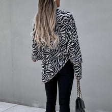Laden Sie das Bild in den Galerie-Viewer, Elegante Bluse mit Zebra-Print