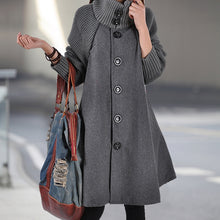 Laden Sie das Bild in den Galerie-Viewer, Geknöpftes Stricktkleid mit losen Ärmeln und stehender Faltenrevers