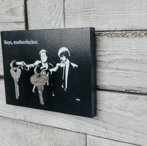 Wandmontierter Schlüsselanhänger aus Holz