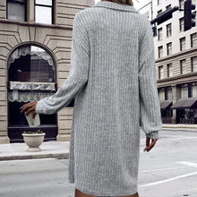 Laden Sie das Bild in den Galerie-Viewer, Einfarbiges Etuikleid mit langen Ärmeln und Reißverschluss