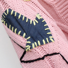 Laden Sie das Bild in den Galerie-Viewer, Modische lockere Winterstrickjacke mit Stickerei