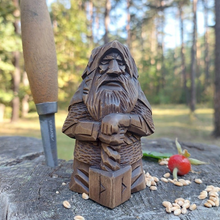 Laden Sie das Bild in den Galerie-Viewer, Odin Thor Tyr Ulfhednar nordischer Heide Harzverzierung