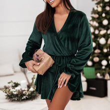 Laden Sie das Bild in den Galerie-Viewer, Samtkleid mit ausgestellten Ärmeln