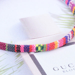 Geflochtenes Regenbogen-Armband