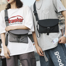 Laden Sie das Bild in den Galerie-Viewer, Einfache Brusttasche