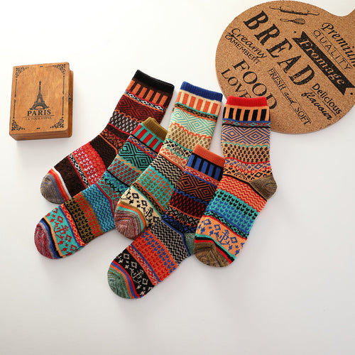 Winterstricksocken im Retro- und individuellen Stil