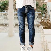Laden Sie das Bild in den Galerie-Viewer, Gerade Geschnittene Damenjeans