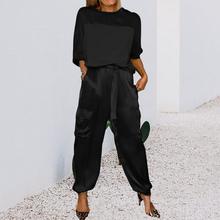 Laden Sie das Bild in den Galerie-Viewer, Zweiteiliger Damenanzug aus glänzendem Satin (Halbarm-Oberteil + Hose)