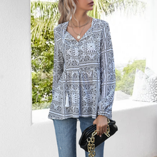 Laden Sie das Bild in den Galerie-Viewer, Langärmliges Bedrucktes Damenhemd mit V-Ausschnitt und Fransen